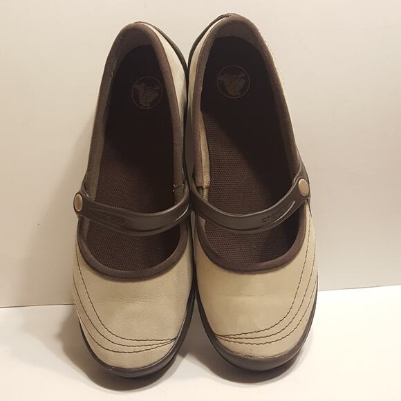 Crocs 10888 Beige Brown Casual Comfort Loafers. Women's Sz 6 - Picture 2 of 8